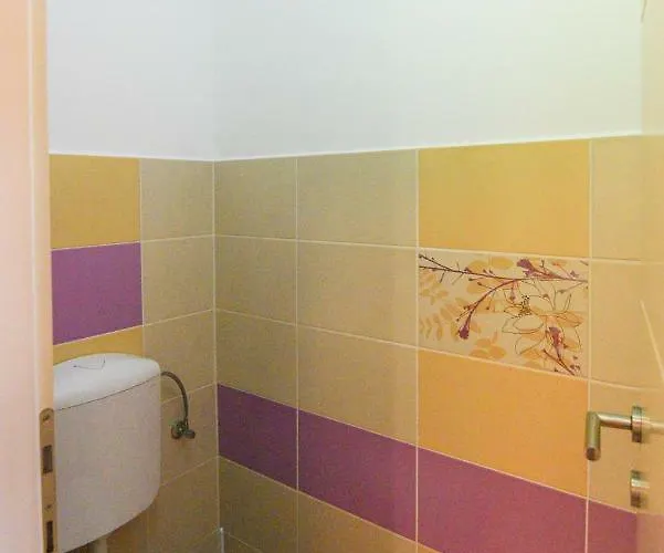 Rozsa Voelgy 아파트 *